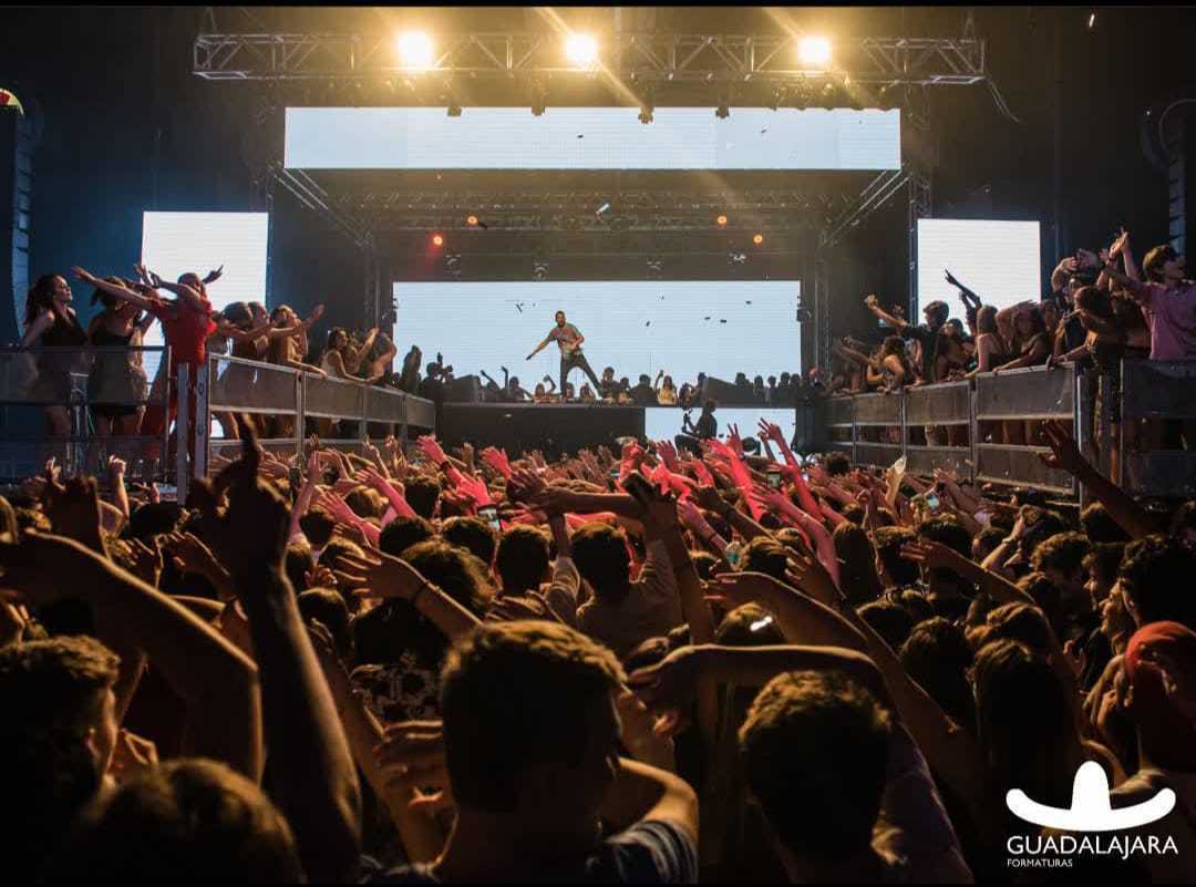 PAINEL DE LED VISUAL LED LOCAÇAO RS RIO GRANDE DO SUL CANOAS PORTO ALEGRE FORMATURA 15 ANOS CASAMENTO SHOW LASER LED PAINEL DE TETO HOUSE DE LED PAINEL DE LED DE ABRIR ST PRODUÇOES GUADALAJARA DIFFOCUS