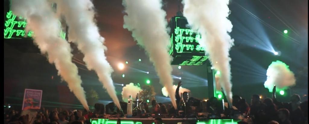 PAINEL DE LED VISUAL LED LOCAÇAO RS RIO GRANDE DO SUL CANOAS PORTO ALEGRE FORMATURA 15 ANOS CASAMENTO SHOW LASER LED PAINEL DE TETO HOUSE DE LED PAINEL DE LED DE ABRIR ST PRODUÇOES GUADALAJARA DIFFOCUS CUBO DE LED