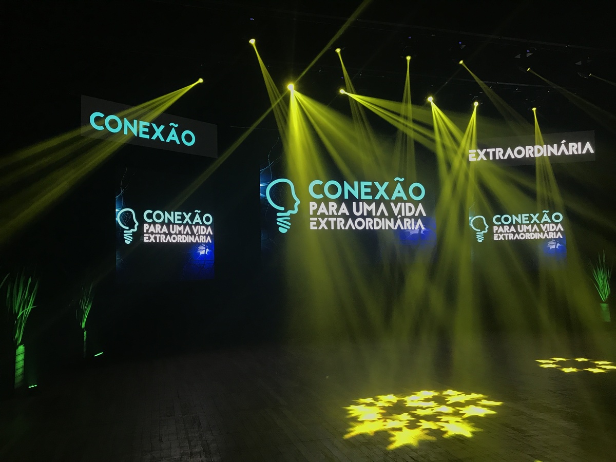 PAINEL DE LED VISUAL LED LOCAÇAO RS RIO GRANDE DO SUL CANOAS PORTO ALEGRE FORMATURA 15 ANOS CASAMENTO SHOW LASER LED PAINEL DE TETO HOUSE DE LED PAINEL DE LED DE ABRIR ST PRODUÇOES GUADALAJARA DIFFOCUS