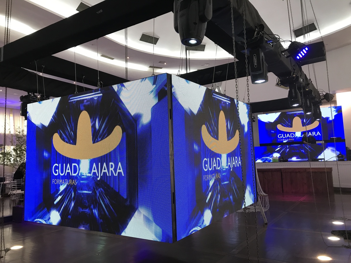 PAINEL DE LED VISUAL LED LOCAÇAO RS RIO GRANDE DO SUL CANOAS PORTO ALEGRE FORMATURA 15 ANOS CASAMENTO SHOW LASER LED PAINEL DE TETO HOUSE DE LED PAINEL DE LED DE ABRIR ST PRODUÇOES GUADALAJARA DIFFOCUS