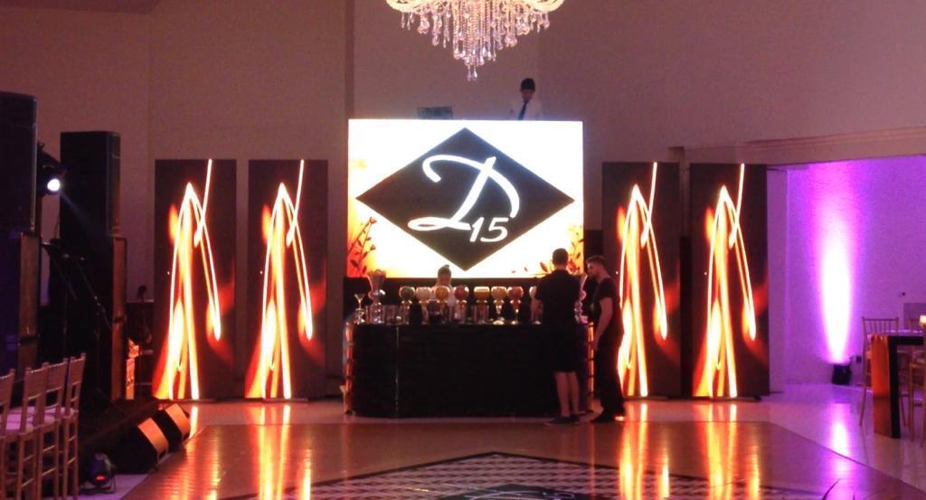 PAINEL DE LED VISUAL LED LOCAÇAO RS RIO GRANDE DO SUL CANOAS PORTO ALEGRE FORMATURA 15 ANOS CASAMENTO SHOW LASER LED PAINEL DE TETO HOUSE DE LED PAINEL DE LED DE ABRIR ST PRODUÇOES GUADALAJARA DIFFOCUS