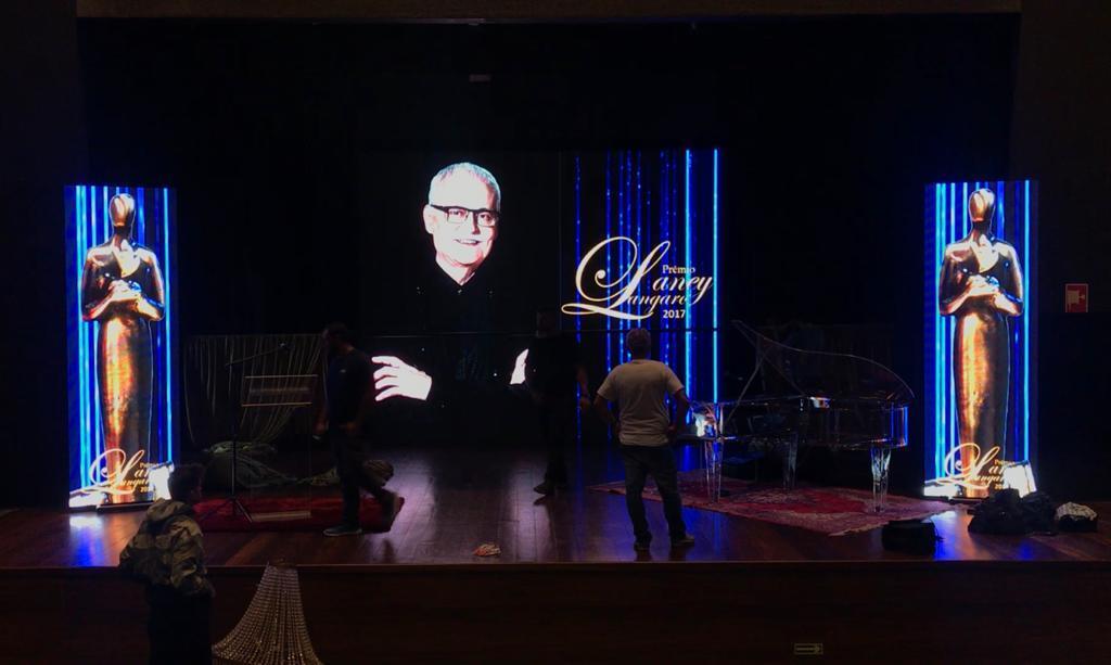 PAINEL DE LED VISUAL LED LOCAÇAO RS RIO GRANDE DO SUL CANOAS PORTO ALEGRE FORMATURA 15 ANOS CASAMENTO SHOW LASER LED PAINEL DE TETO HOUSE DE LED PAINEL DE LED DE ABRIR ST PRODUÇOES GUADALAJARA DIFFOCUS
