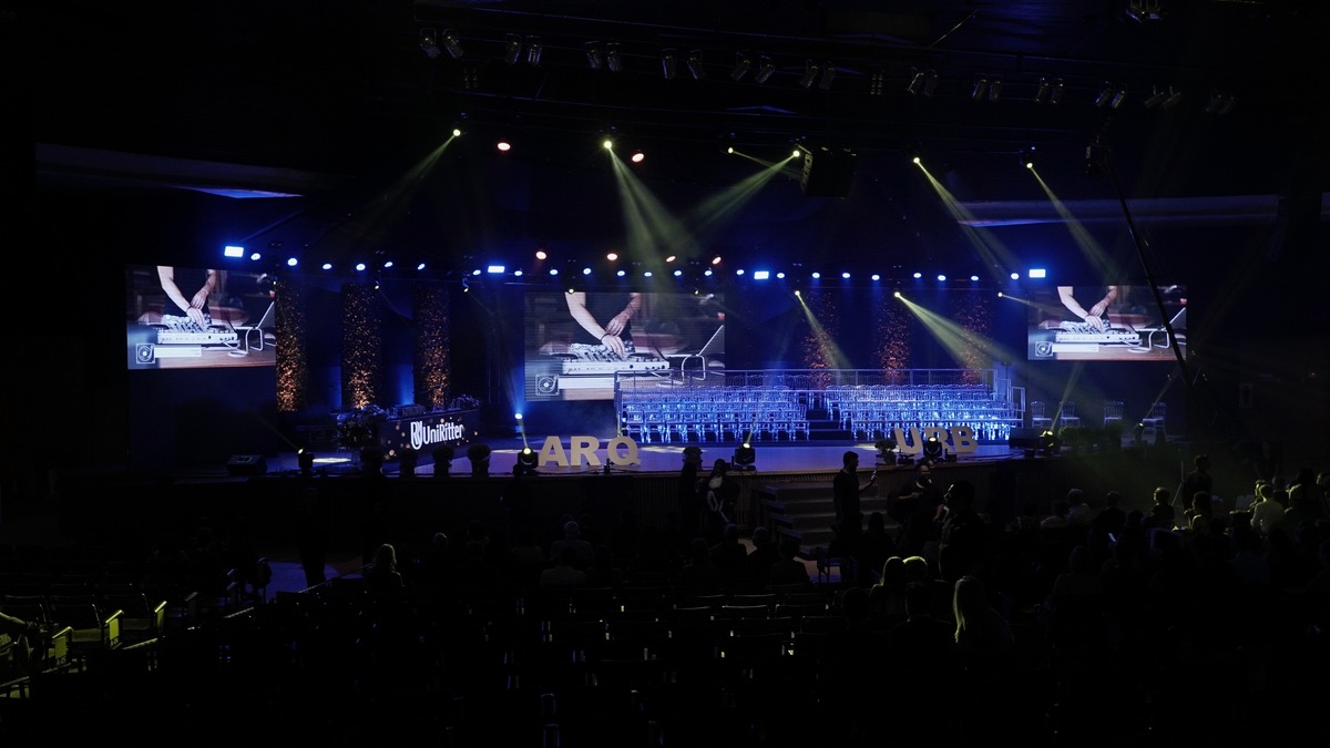 PAINEL DE LED VISUAL LED LOCAÇAO RS RIO GRANDE DO SUL CANOAS PORTO ALEGRE FORMATURA 15 ANOS CASAMENTO SHOW LASER LED PAINEL DE TETO HOUSE DE LED PAINEL DE LED DE ABRIR ST PRODUÇOES GUADALAJARA DIFFOCUS