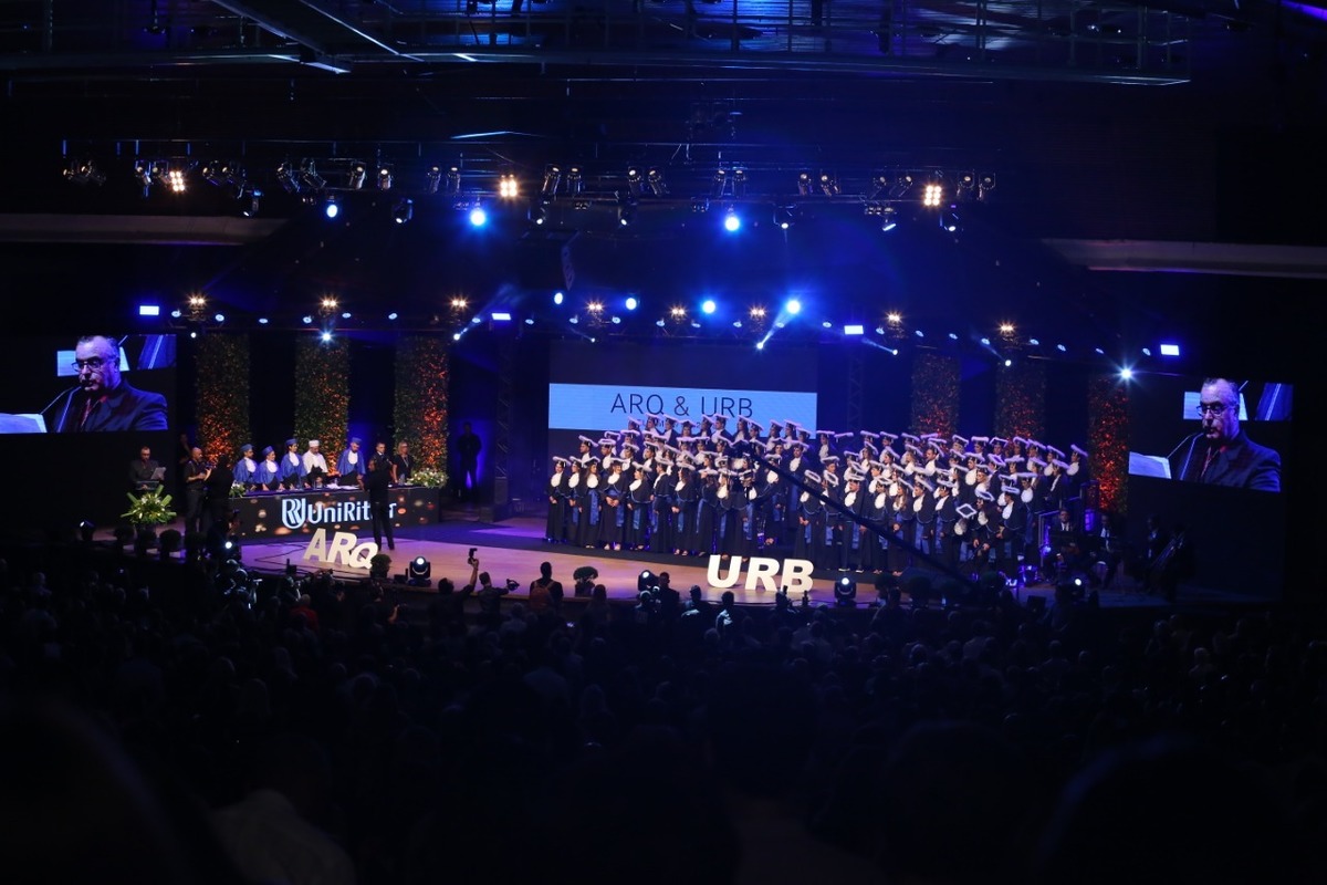 PAINEL DE LED VISUAL LED LOCAÇAO RS RIO GRANDE DO SUL CANOAS PORTO ALEGRE FORMATURA 15 ANOS CASAMENTO SHOW LASER LED PAINEL DE TETO HOUSE DE LED PAINEL DE LED DE ABRIR ST PRODUÇOES GUADALAJARA DIFFOCUS Teatro Araújo Viana