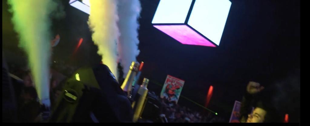 PAINEL DE LED VISUAL LED LOCAÇAO RS RIO GRANDE DO SUL CANOAS PORTO ALEGRE FORMATURA 15 ANOS CASAMENTO SHOW LASER LED PAINEL DE TETO HOUSE DE LED PAINEL DE LED DE ABRIR ST PRODUÇOES GUADALAJARA DIFFOCUS