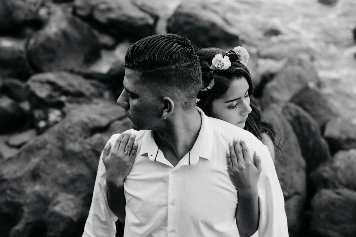 PRE CASAMENTO FEITO NA PRAIA DOS NOIVOS PALOMA E LUCAS PELO FOTOGRAFO ESTUDIO DELFI CAMPINAS SP SAO PAULO SP