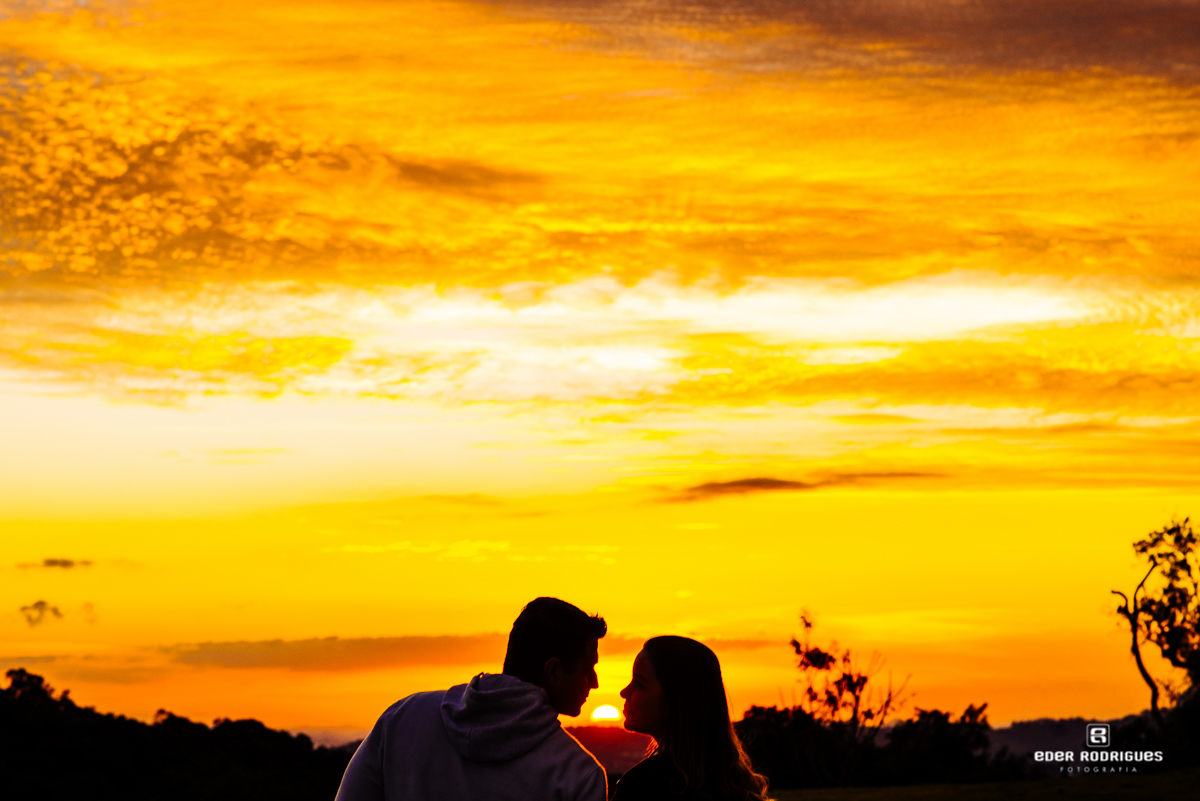 casal pôr do sol no pico do itapeva