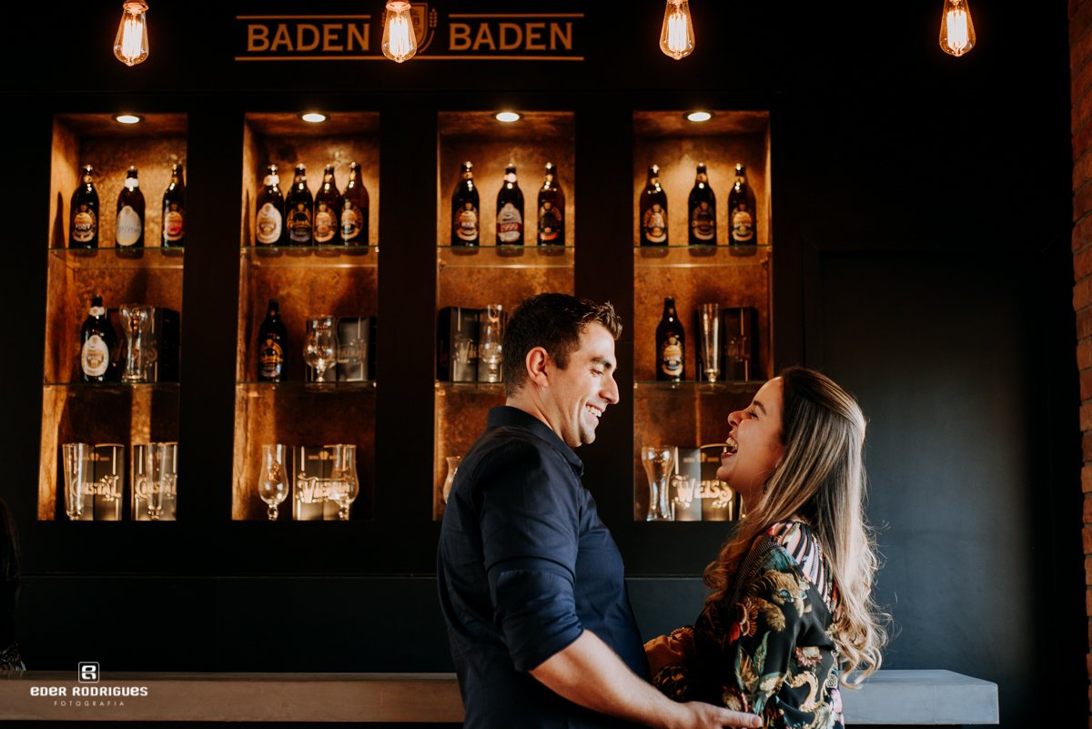 casal na cervejaria baden baden