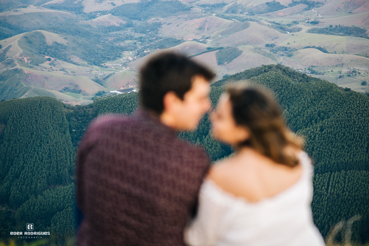 noivos na paisagem do pico agudo santo antonio do pinhal