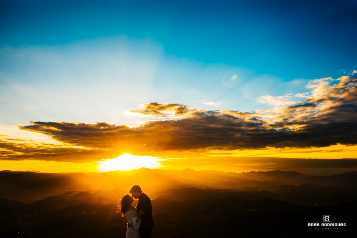 noivos e o por do sol no pico agudo santo antonio do pinhal