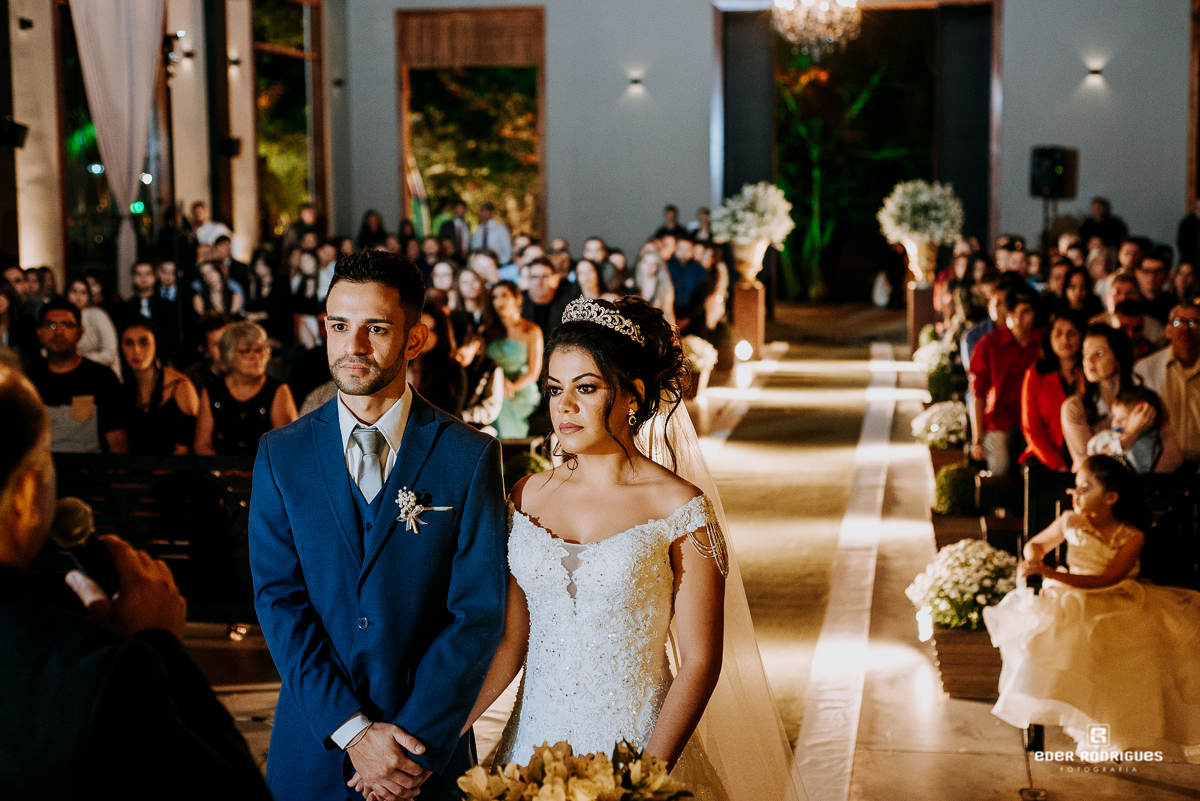 noivos na capela do sitio tangaroa