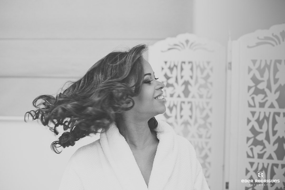 noiva balançando o cabelo