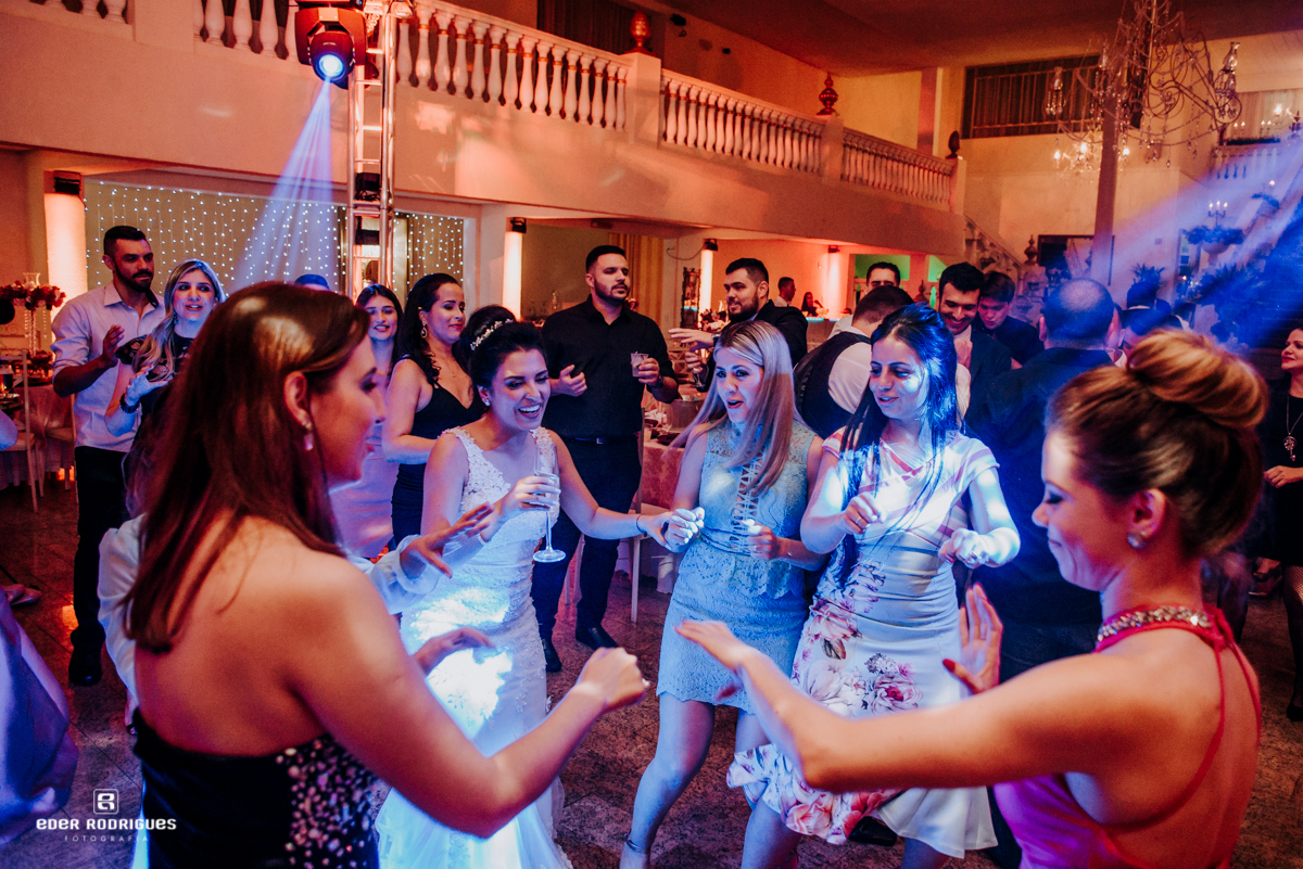 madrinhas e noiva no casamento Fabelle Buffet