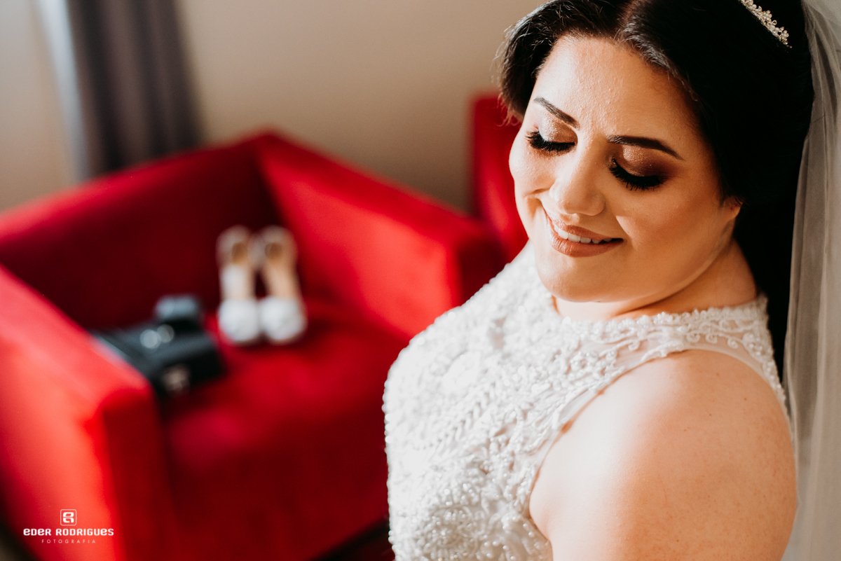 noiva sorrindo hotel gran vale