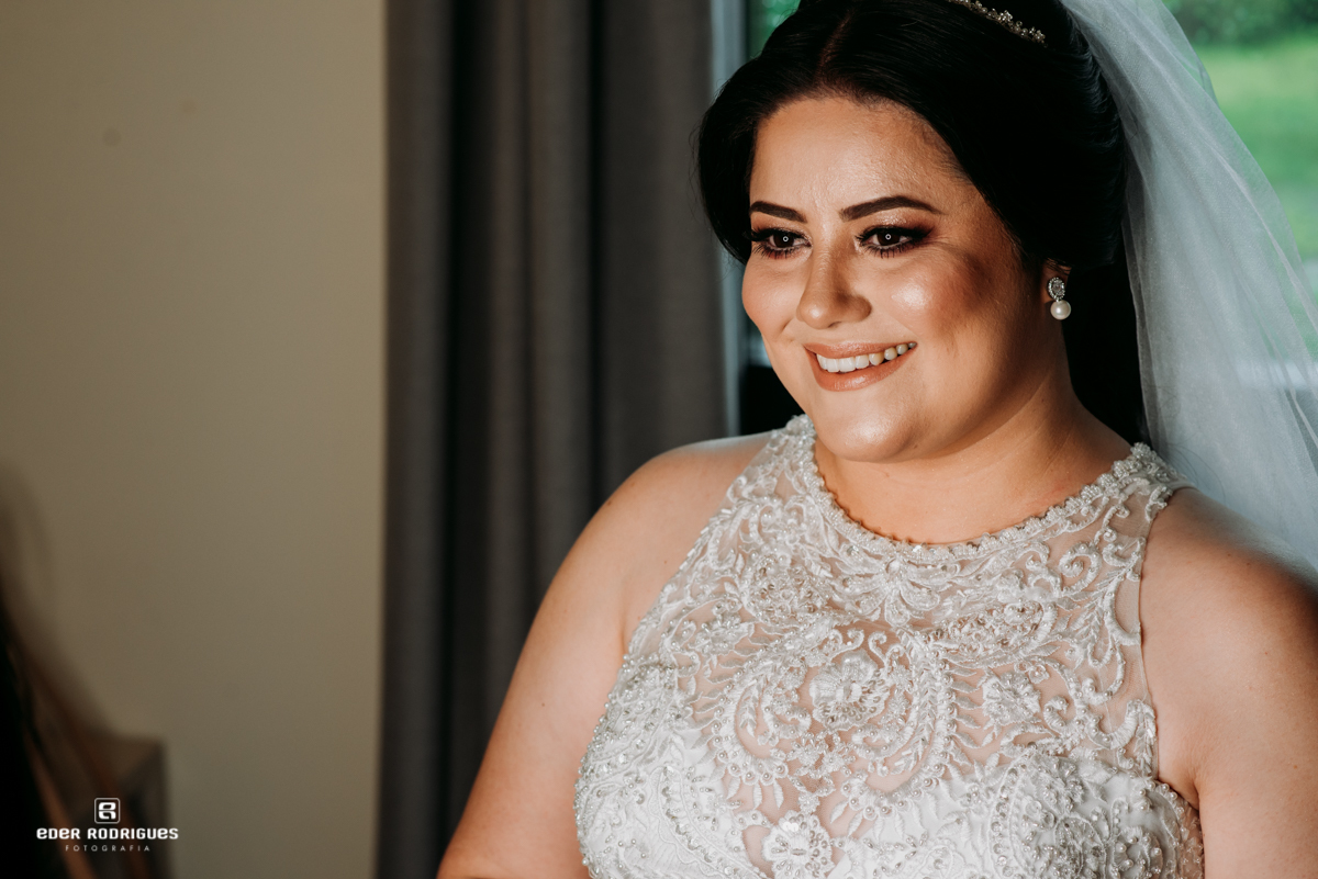 noiva com vestido hotel gran vale