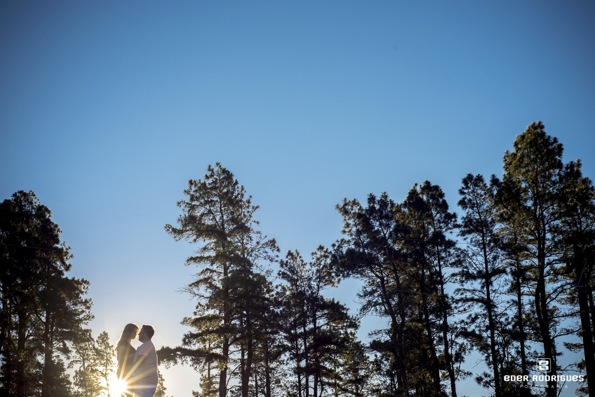 Casal de noivos no pico do itapeva, Amanda e Mateus, em Campos do Jordão