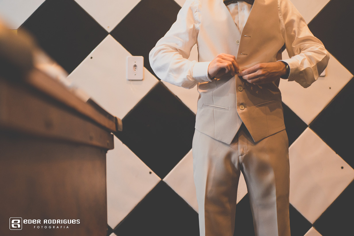 noivo no no salão senhor barba em sjc