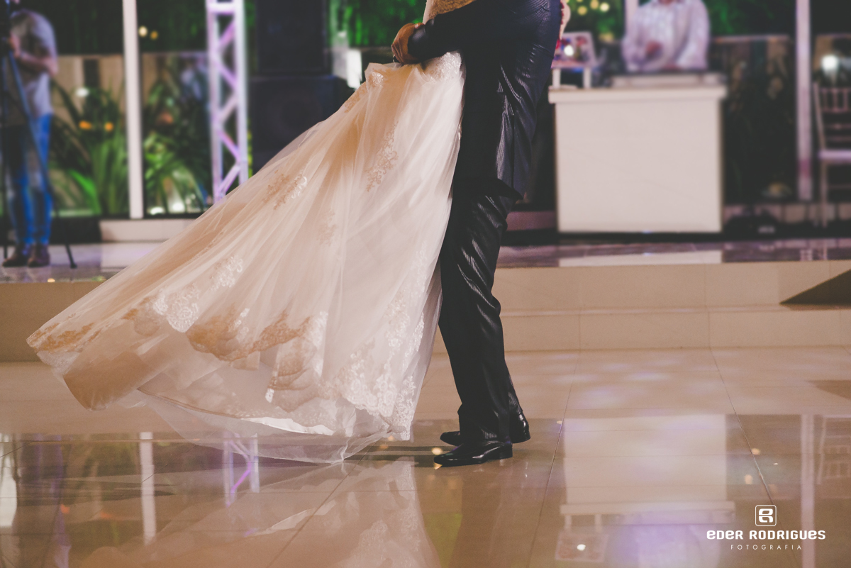  noivos dançando DJ Classe A Eventos