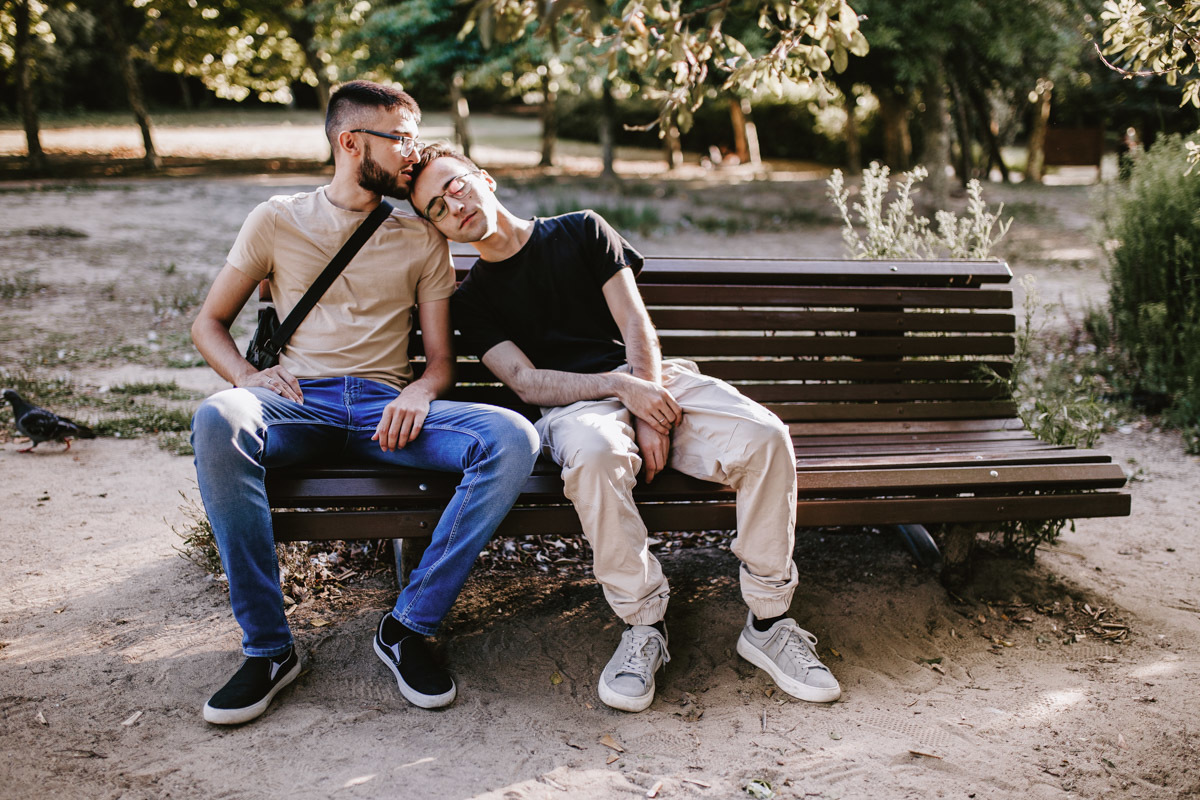 Um ensaio de casal em Portugal com estilo natural e romântico.