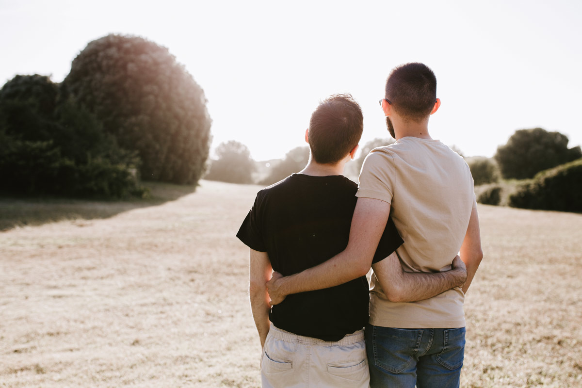 Um ensaio de casal em Portugal com estilo natural e romântico.