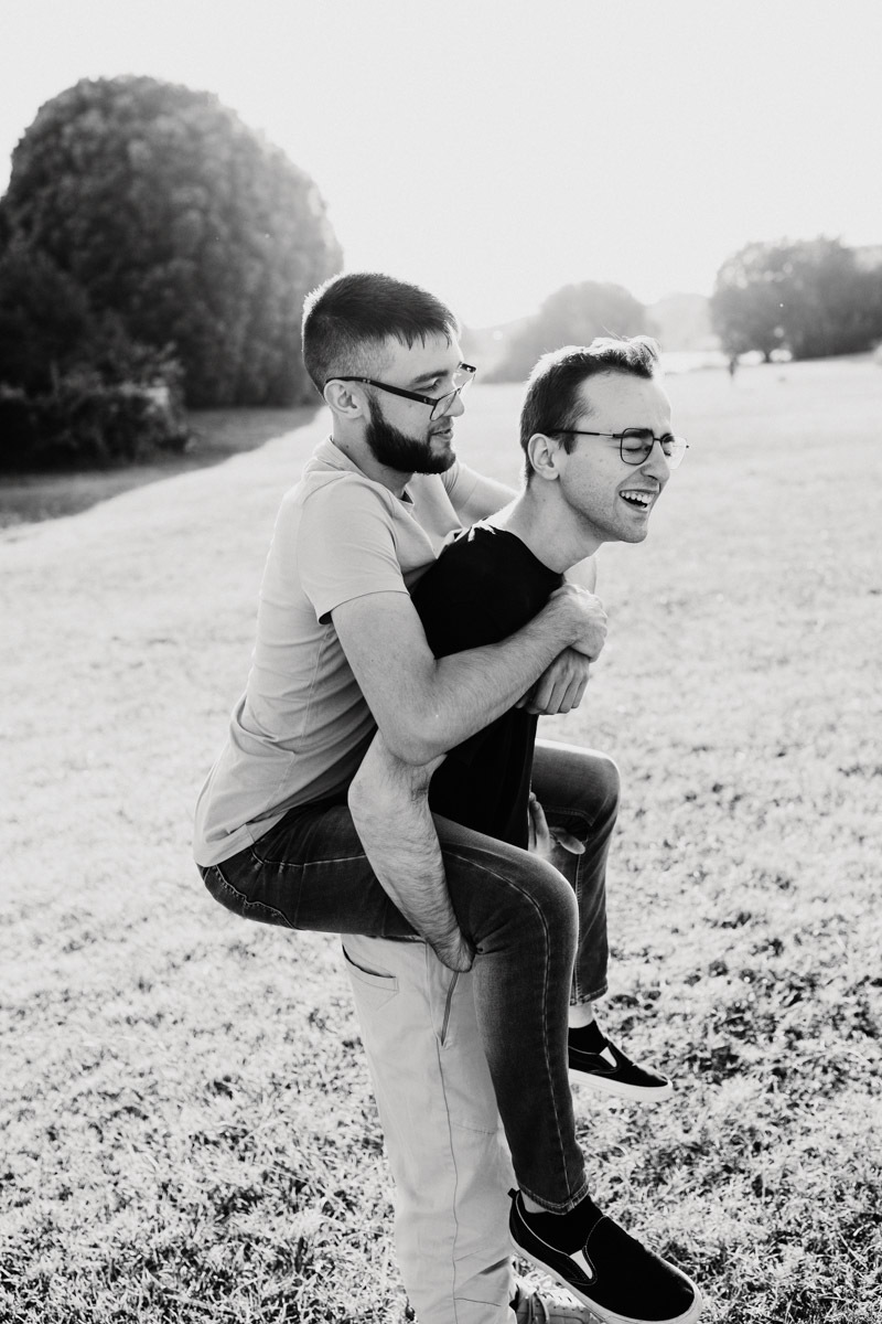 Um ensaio de casal em Portugal com estilo natural e romântico.