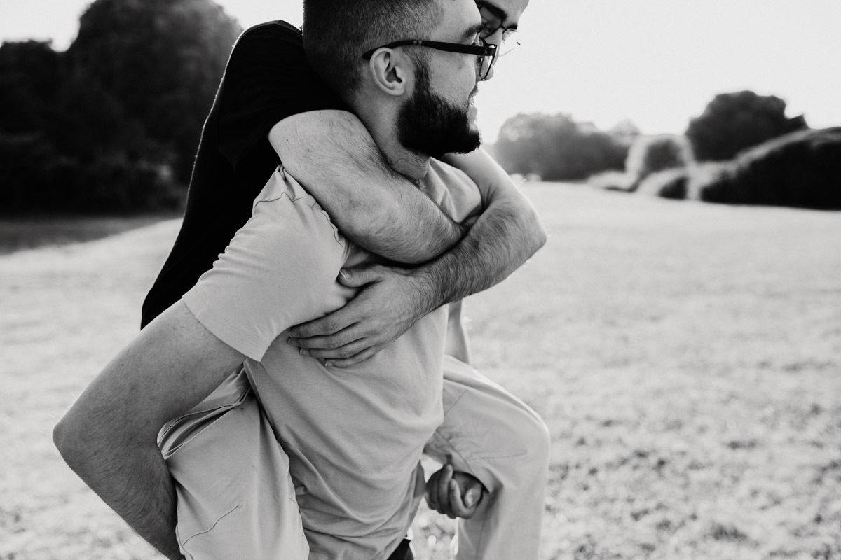 Um ensaio de casal em Portugal com estilo natural e romântico.