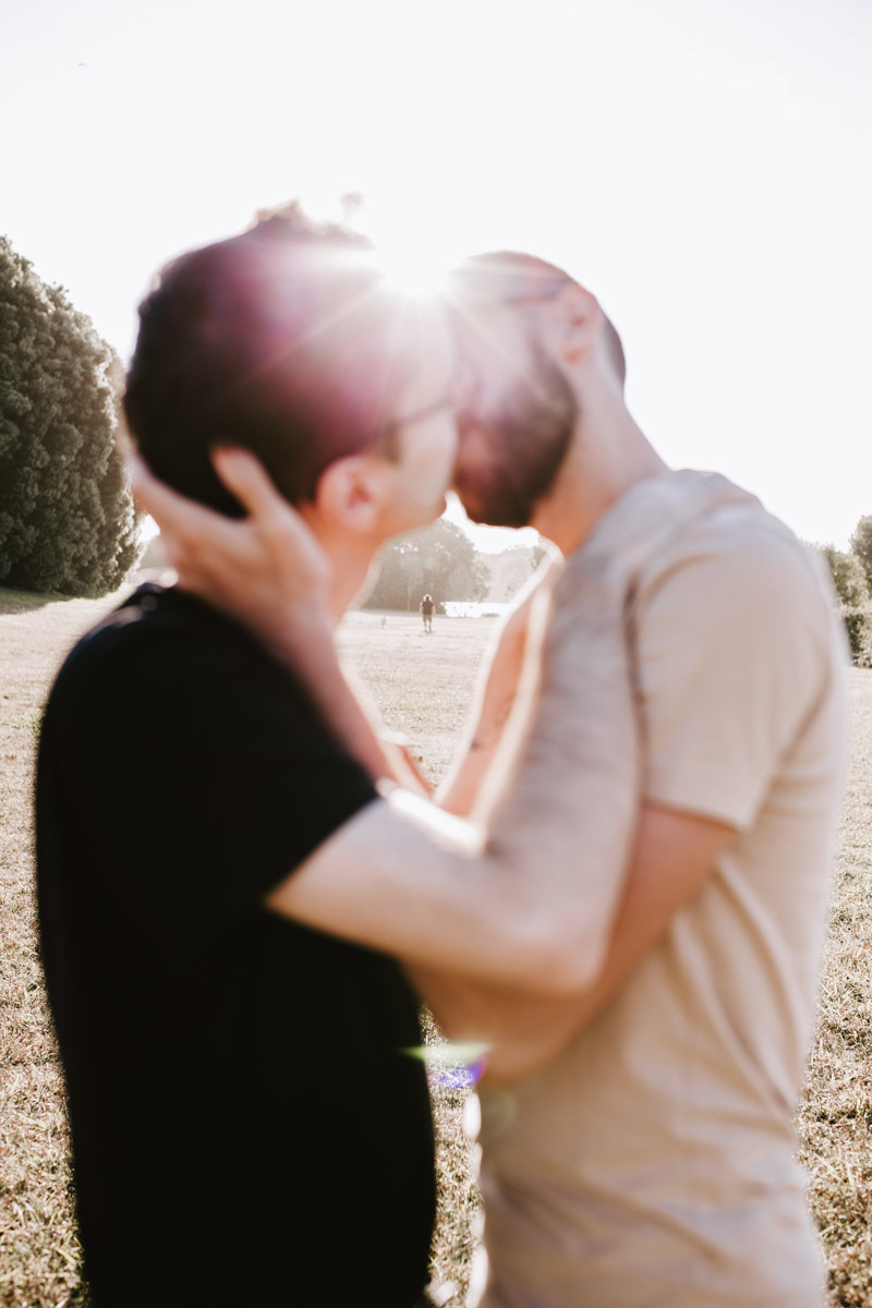 Um ensaio de casal em Portugal com estilo natural e romântico.