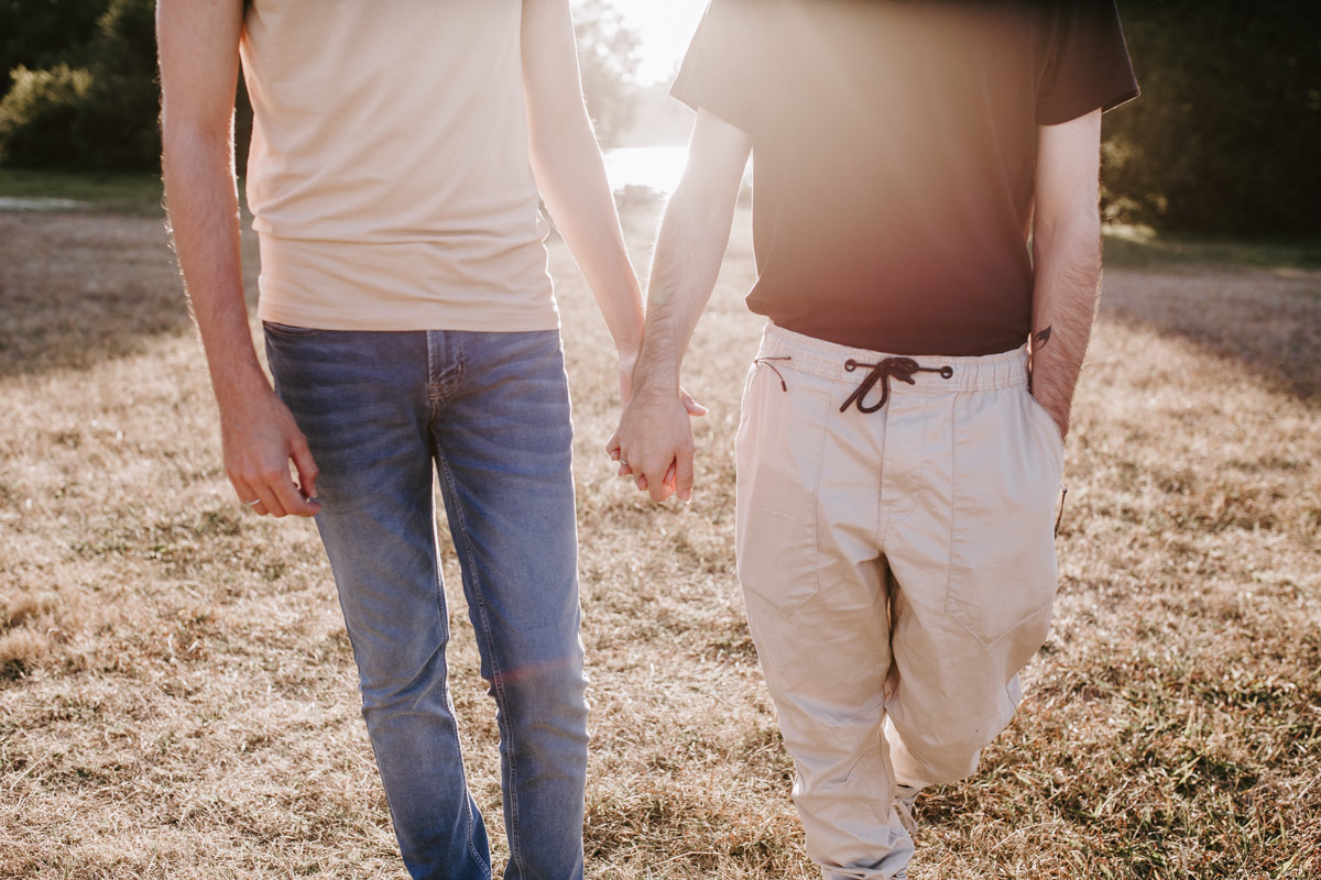 Um ensaio de casal em Portugal com estilo natural e romântico.