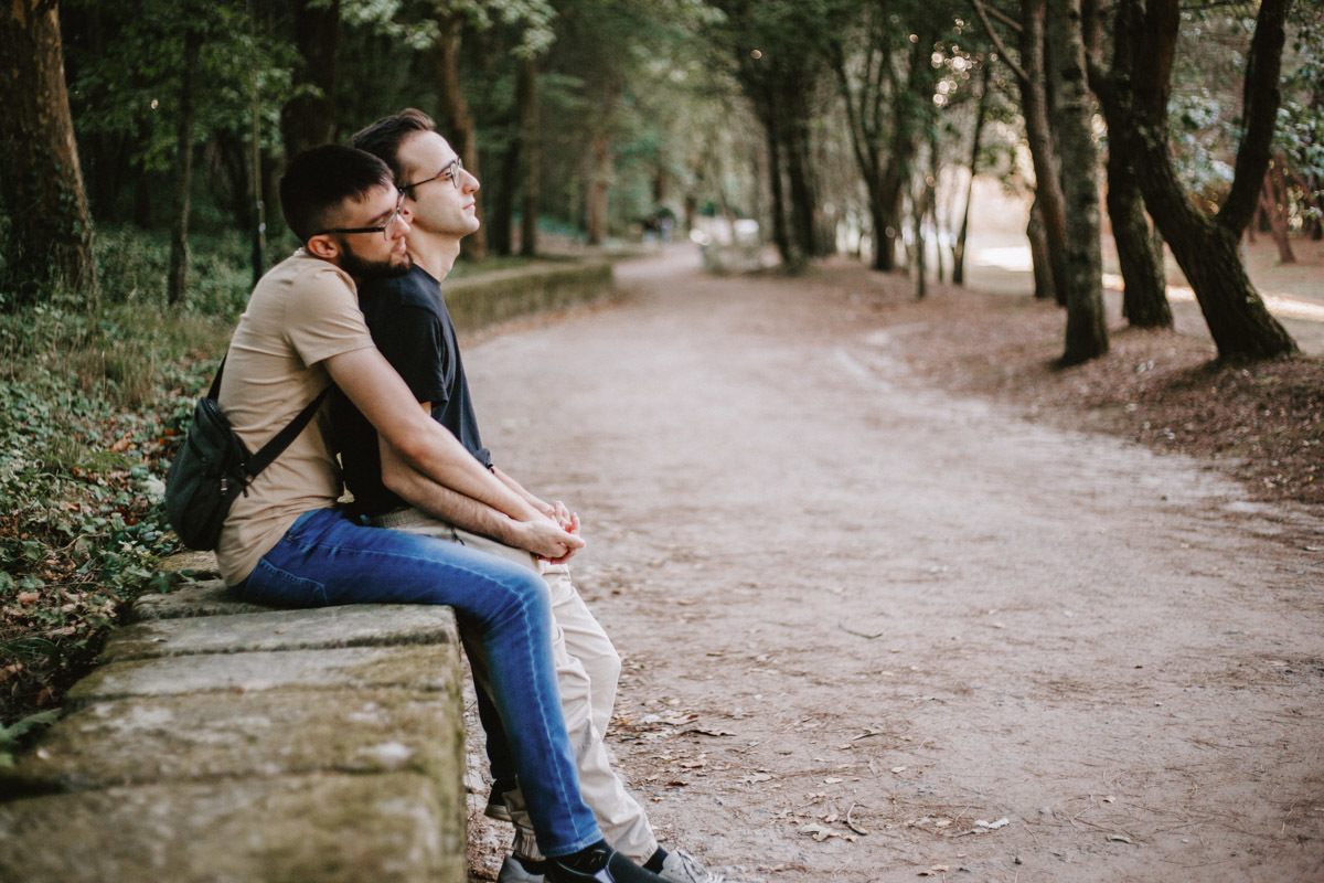 Um ensaio de casal em Portugal com estilo natural e romântico.