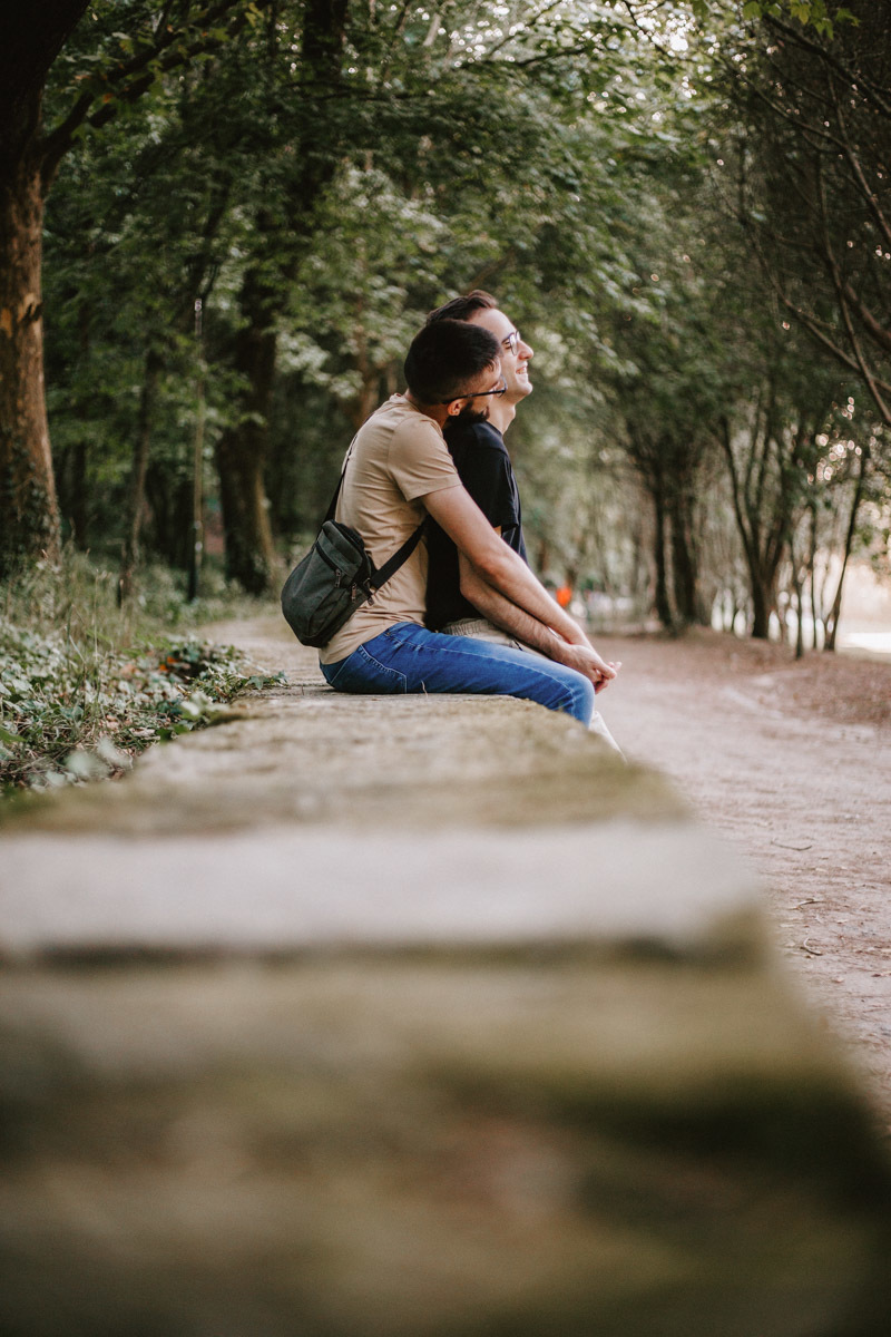 Um ensaio de casal em Portugal com estilo natural e romântico.