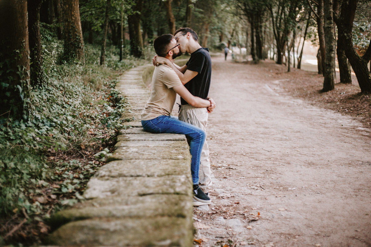 Um ensaio de casal em Portugal com estilo natural e romântico.
