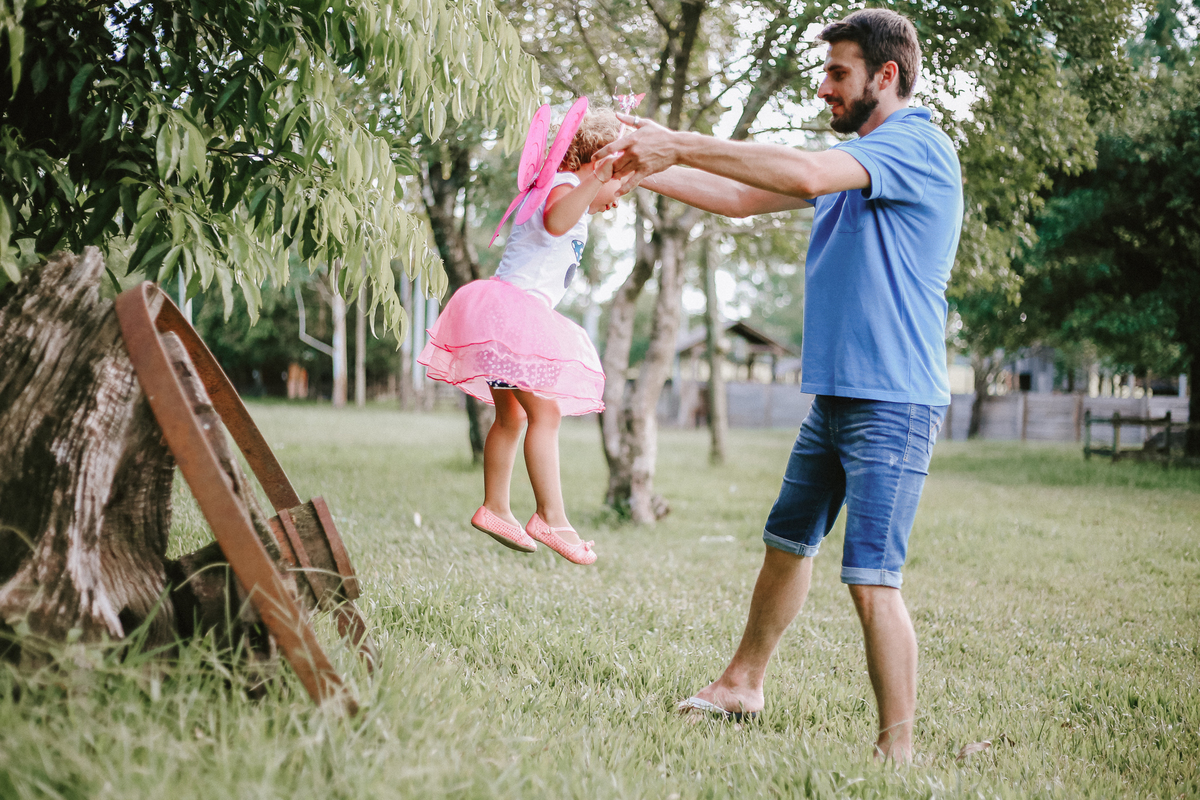 Um ensaio de casal em Portugal com estilo natural e romântico.
