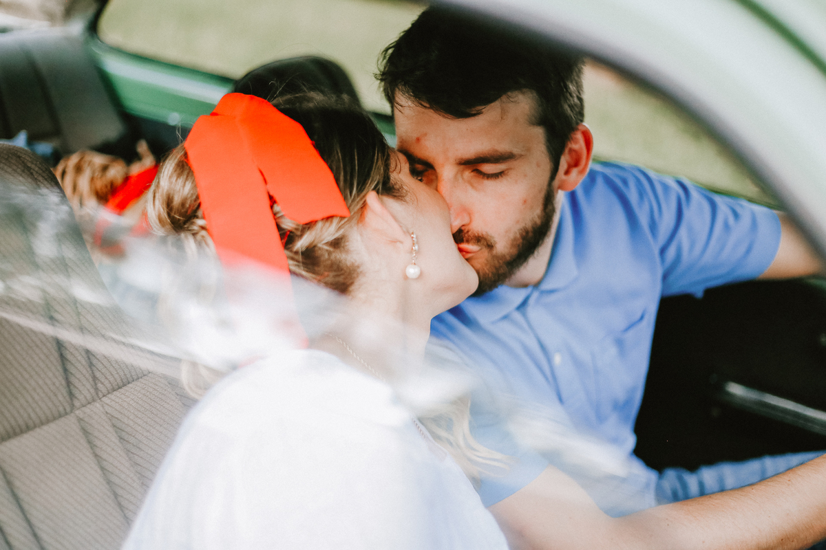 Um ensaio de casal em Portugal com estilo natural e romântico.