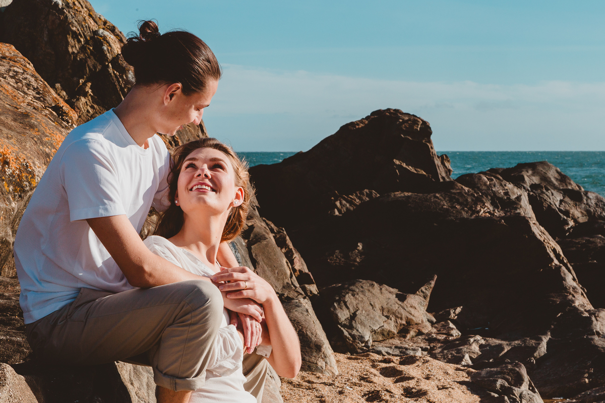 Um ensaio de casal em Portugal com estilo natural e romântico.