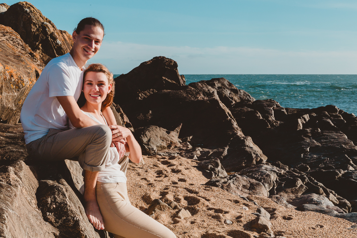 Um ensaio de casal em Portugal com estilo natural e romântico.