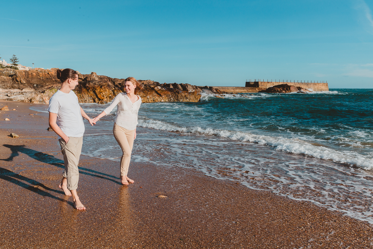 Um ensaio de casal em Portugal com estilo natural e romântico.