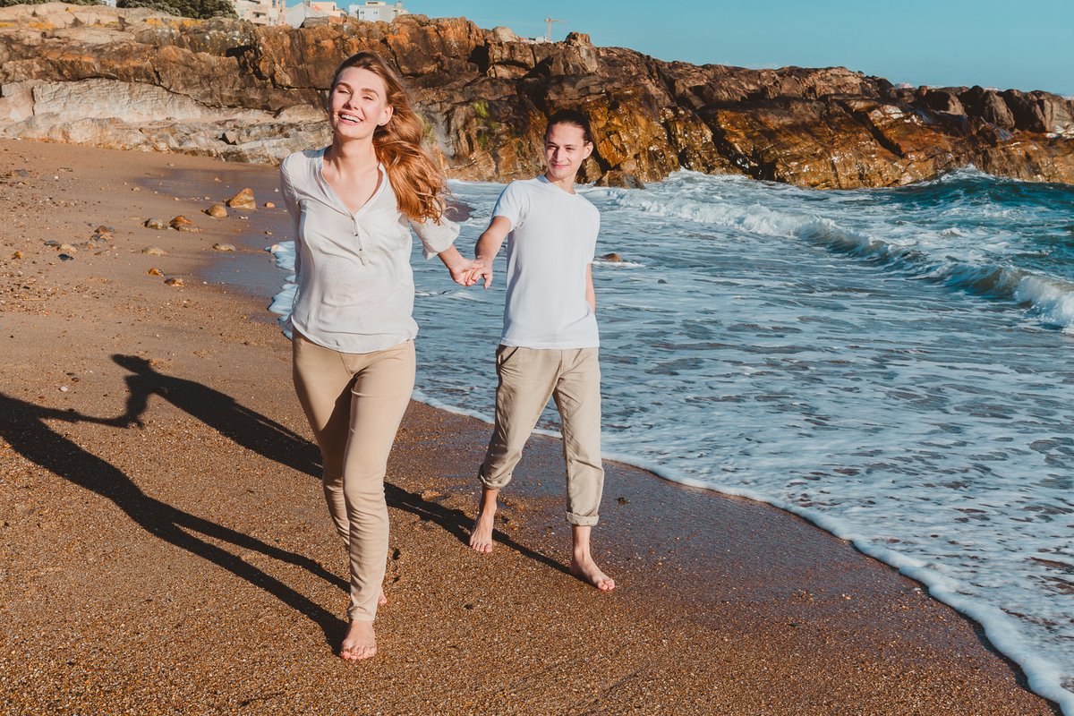 Um ensaio de casal em Portugal com estilo natural e romântico.