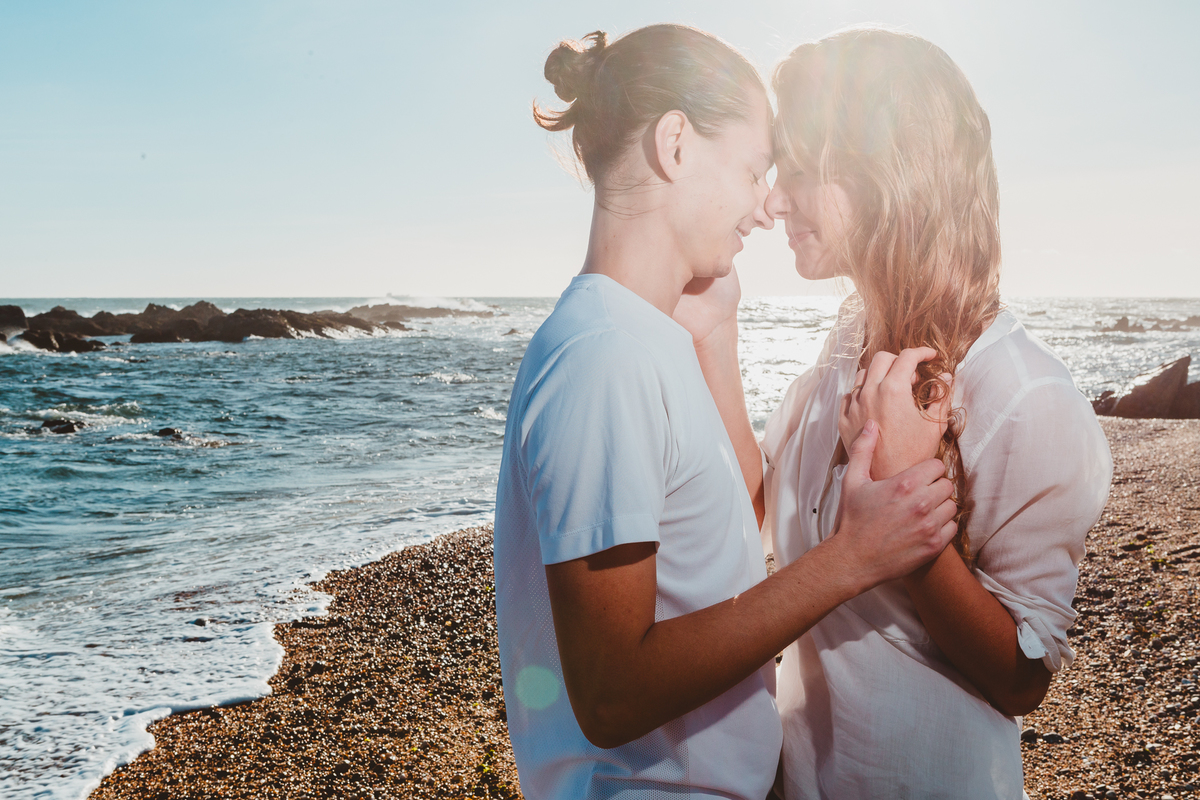 Um ensaio de casal em Portugal com estilo natural e romântico.