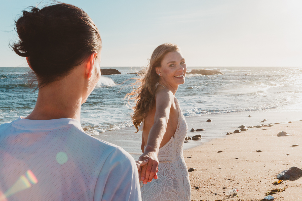 Um ensaio de casal em Portugal com estilo natural e romântico.