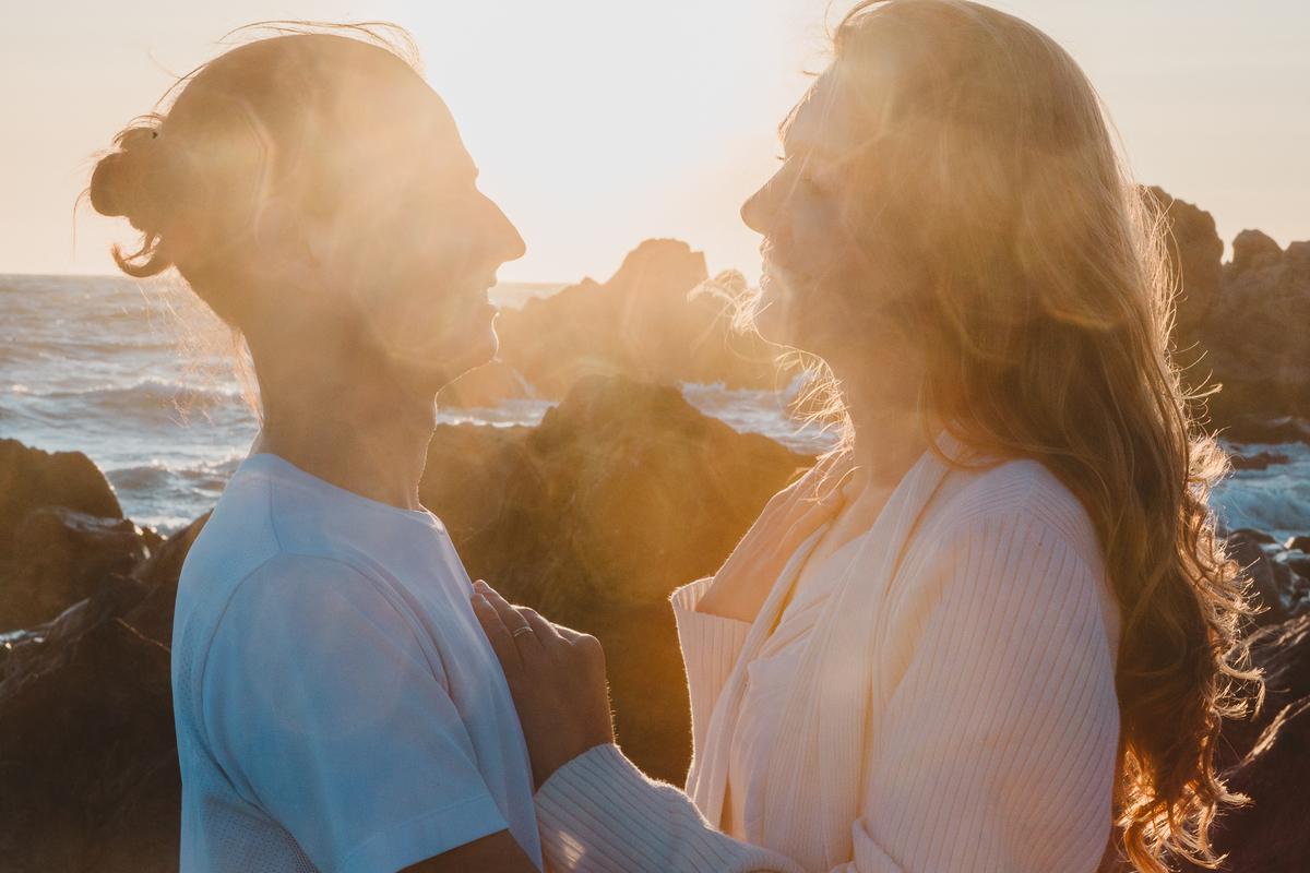 Um ensaio de casal em Portugal com estilo natural e romântico.