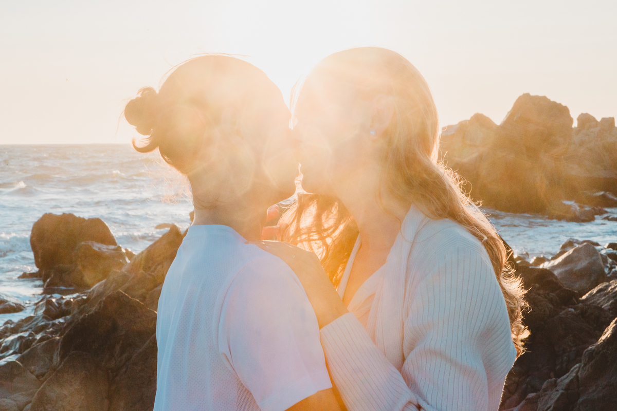 Um ensaio de casal em Portugal com estilo natural e romântico.