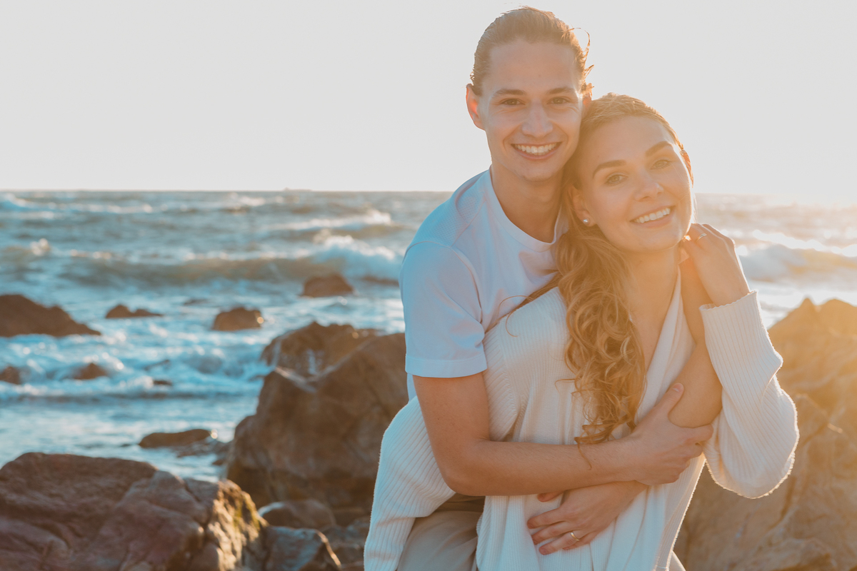 Um ensaio de casal em Portugal com estilo natural e romântico.