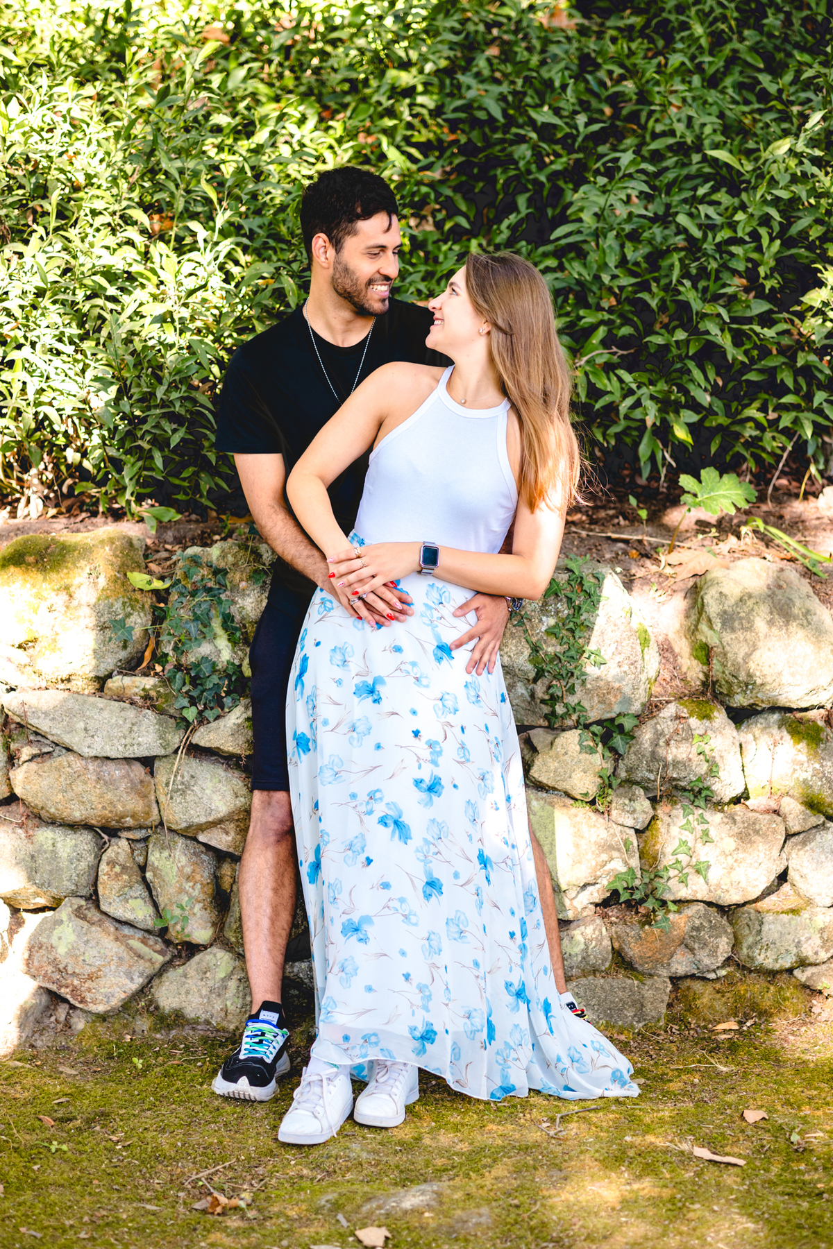 Um ensaio de casal em Portugal com estilo natural e romântico.