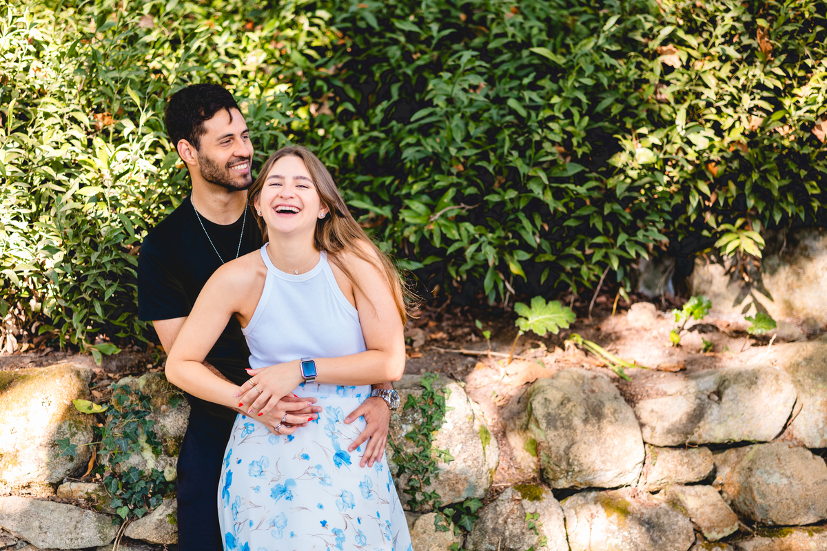 Um ensaio de casal em Portugal com estilo natural e romântico.