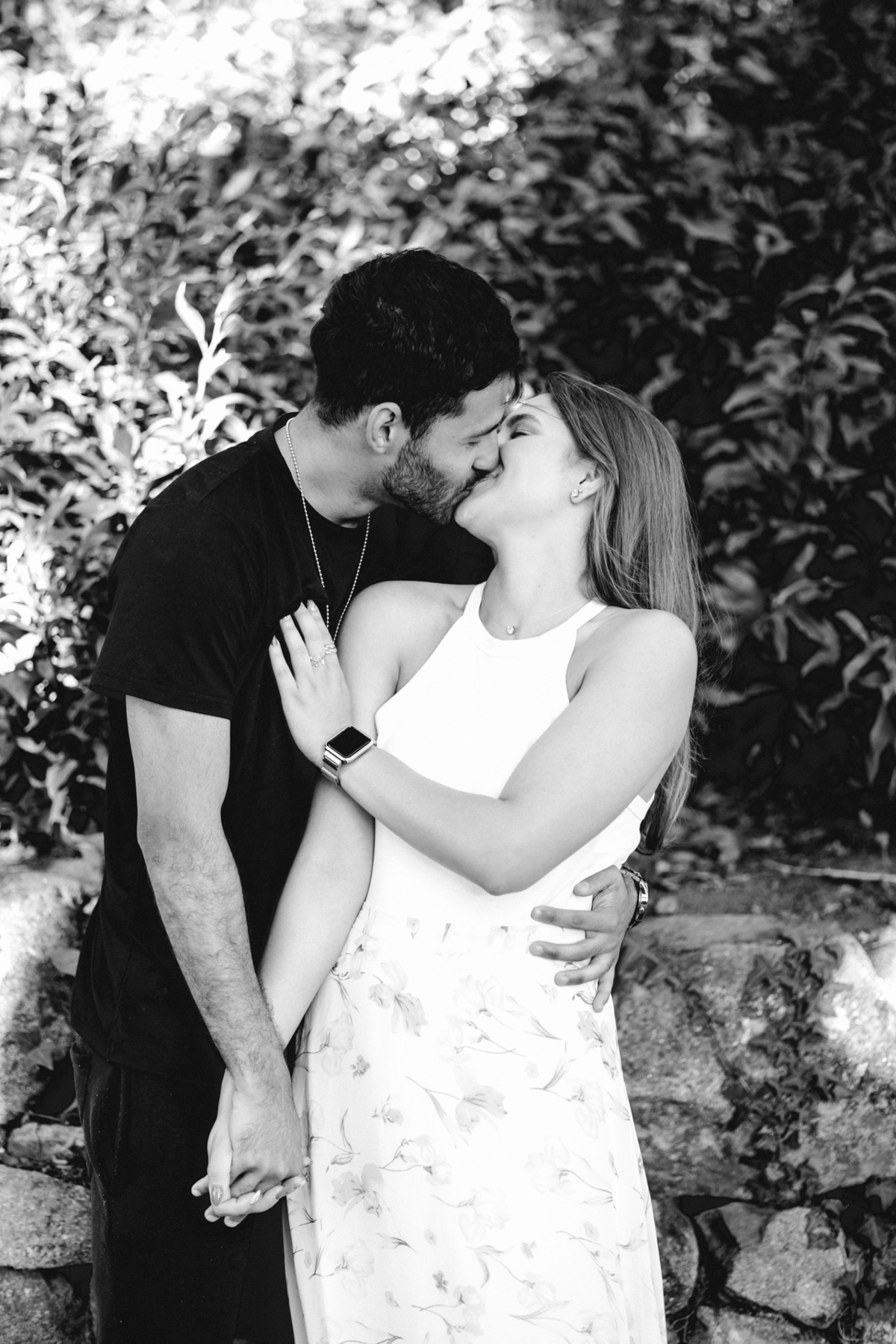 Um ensaio de casal em Portugal com estilo natural e romântico.