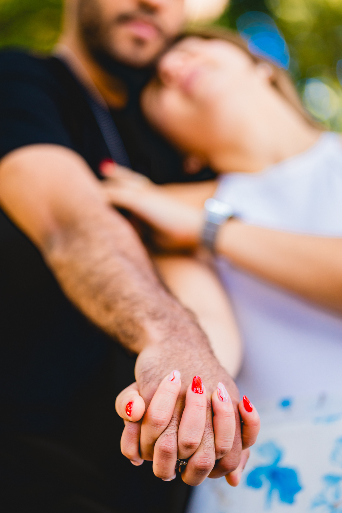 Um ensaio de casal em Portugal com estilo natural e romântico.