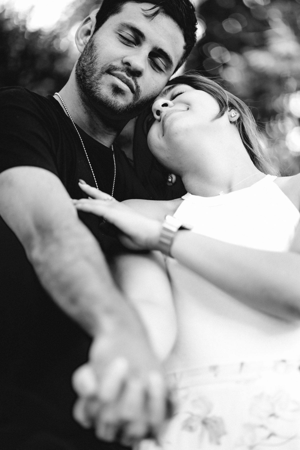 Um ensaio de casal em Portugal com estilo natural e romântico.