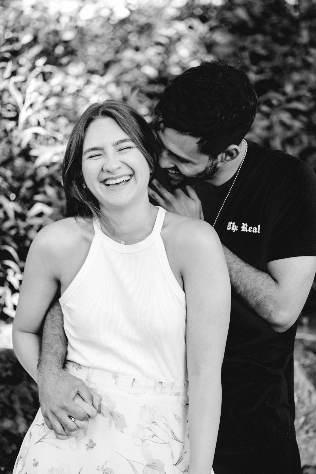 Um ensaio de casal em Portugal com estilo natural e romântico.