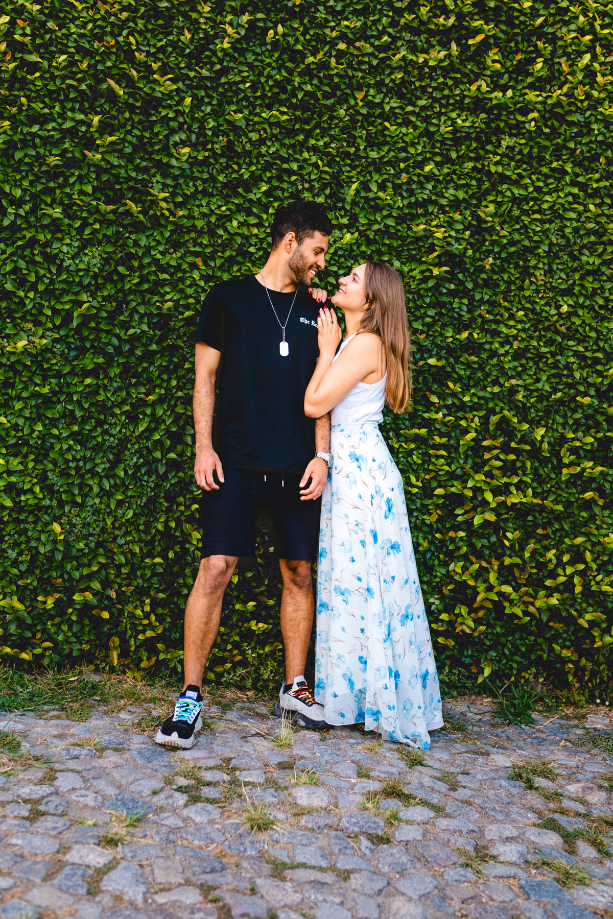 Um ensaio de casal em Portugal com estilo natural e romântico.