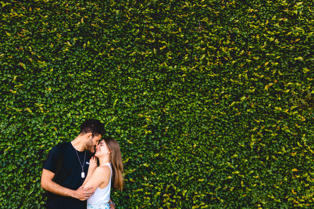 Um ensaio de casal em Portugal com estilo natural e romântico.